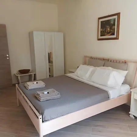 아파트 Spazioso Con 2 Da Letto *